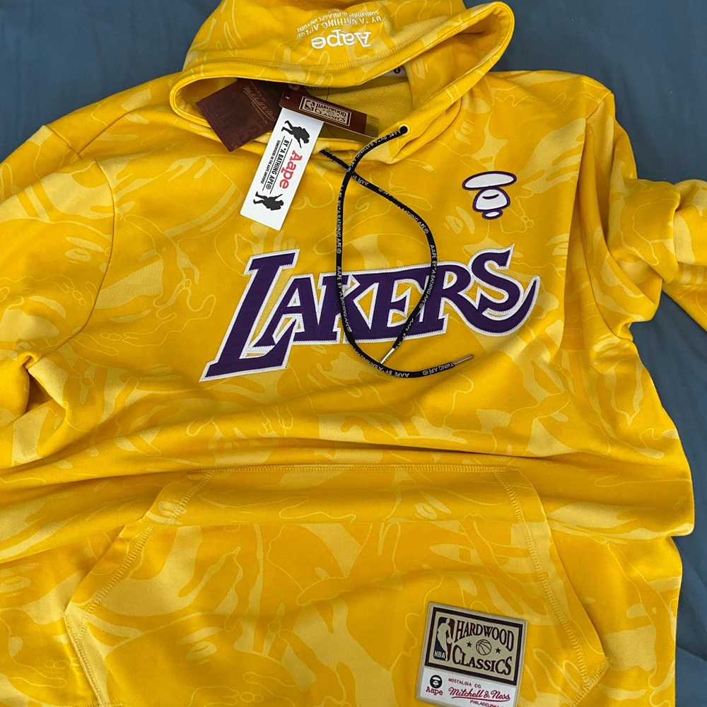 Lakers Aape Hoddie Size XL